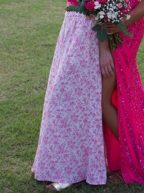 Francesca's Small Pink Floral Lightweight Wide Leg Pants